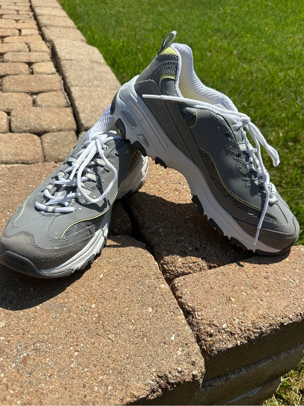 Skechers Women's  Memory Foam D'lite Me Too lace-up Sneakers Gray and White  11
